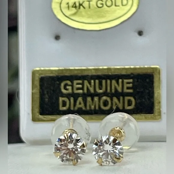 1/2ct 14K Solid YELLOW Gold Diamond studs earrings. Yellow Gold - Picture 3 of 16